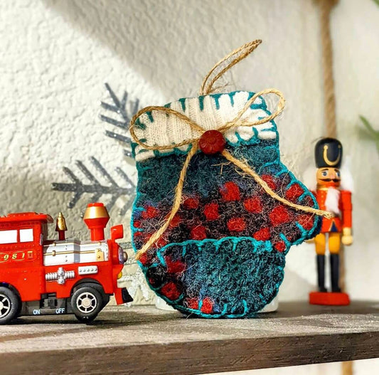 Gift Card Holder Mitten Ornament