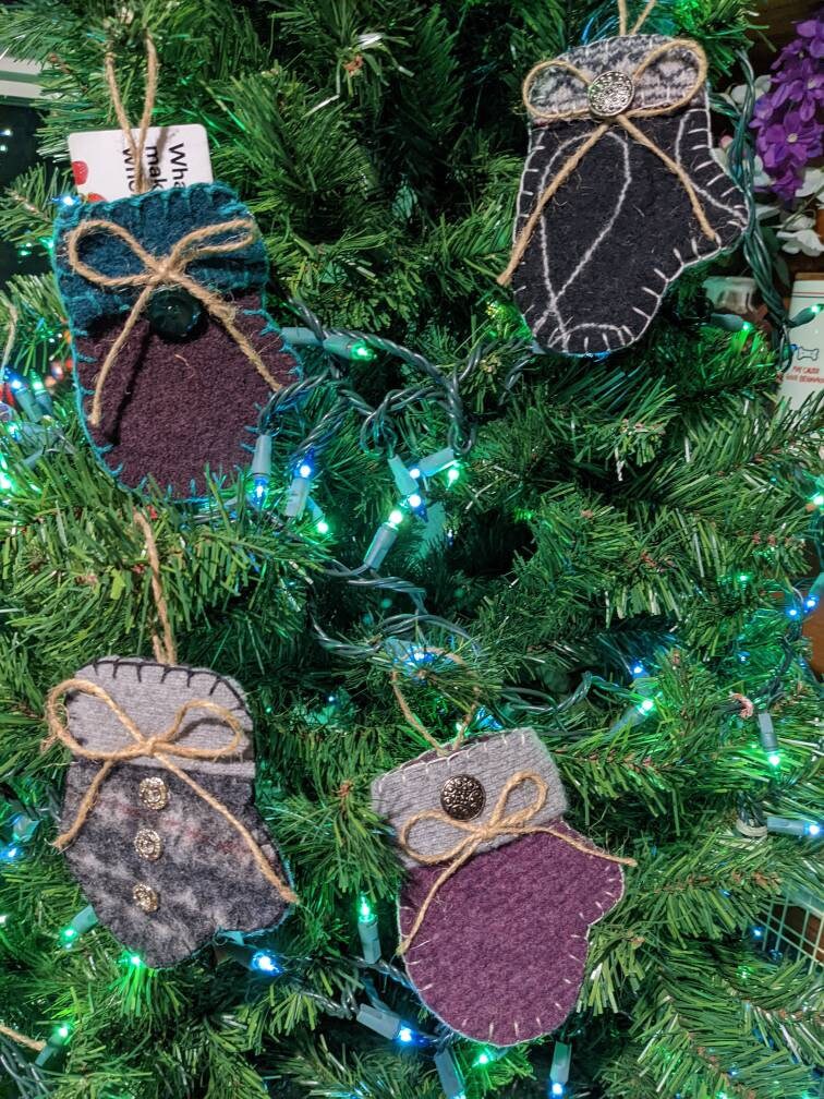Gift Card Holder Mitten Ornament